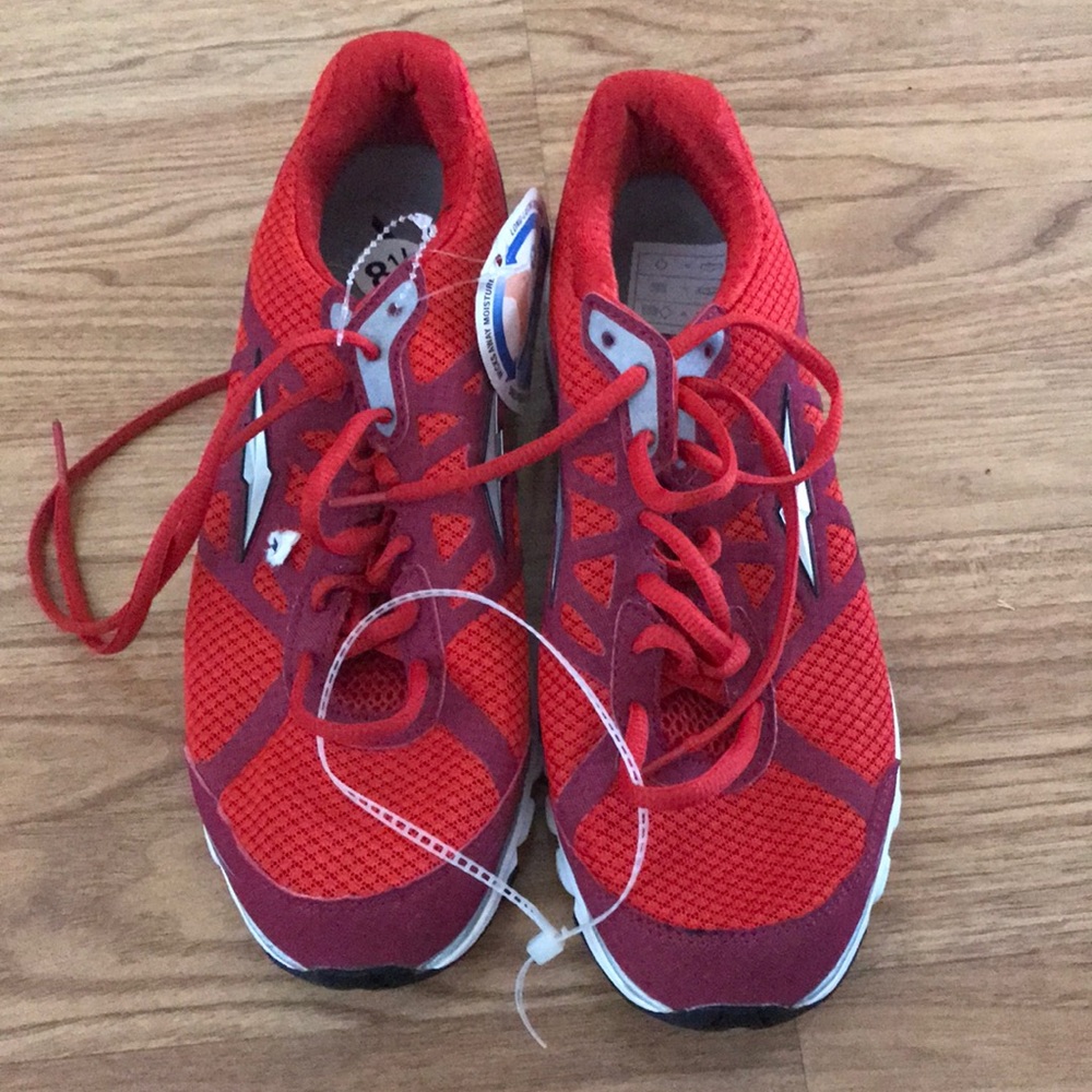 Avia Running Shoes athletic sneakers Size 8.5 NWT